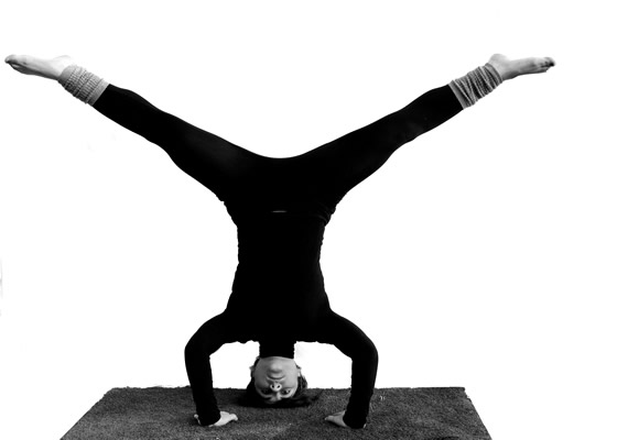 Yoga Asana - Mukta Hasta Sirsasana Variazione